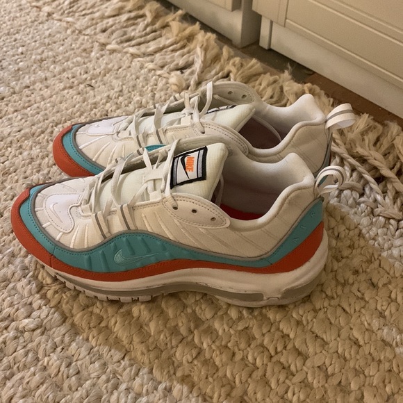 Like new Nike air max sneakers - Picture 3 of 5